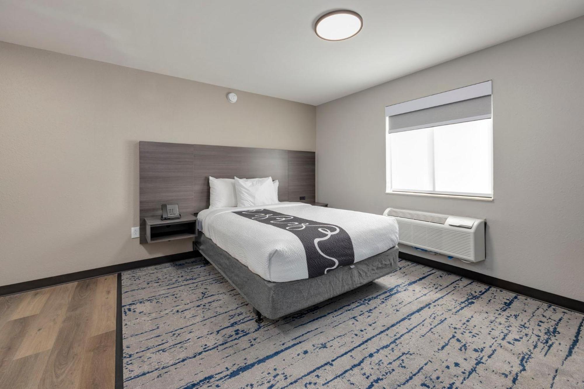 Homestay Suites 2*
