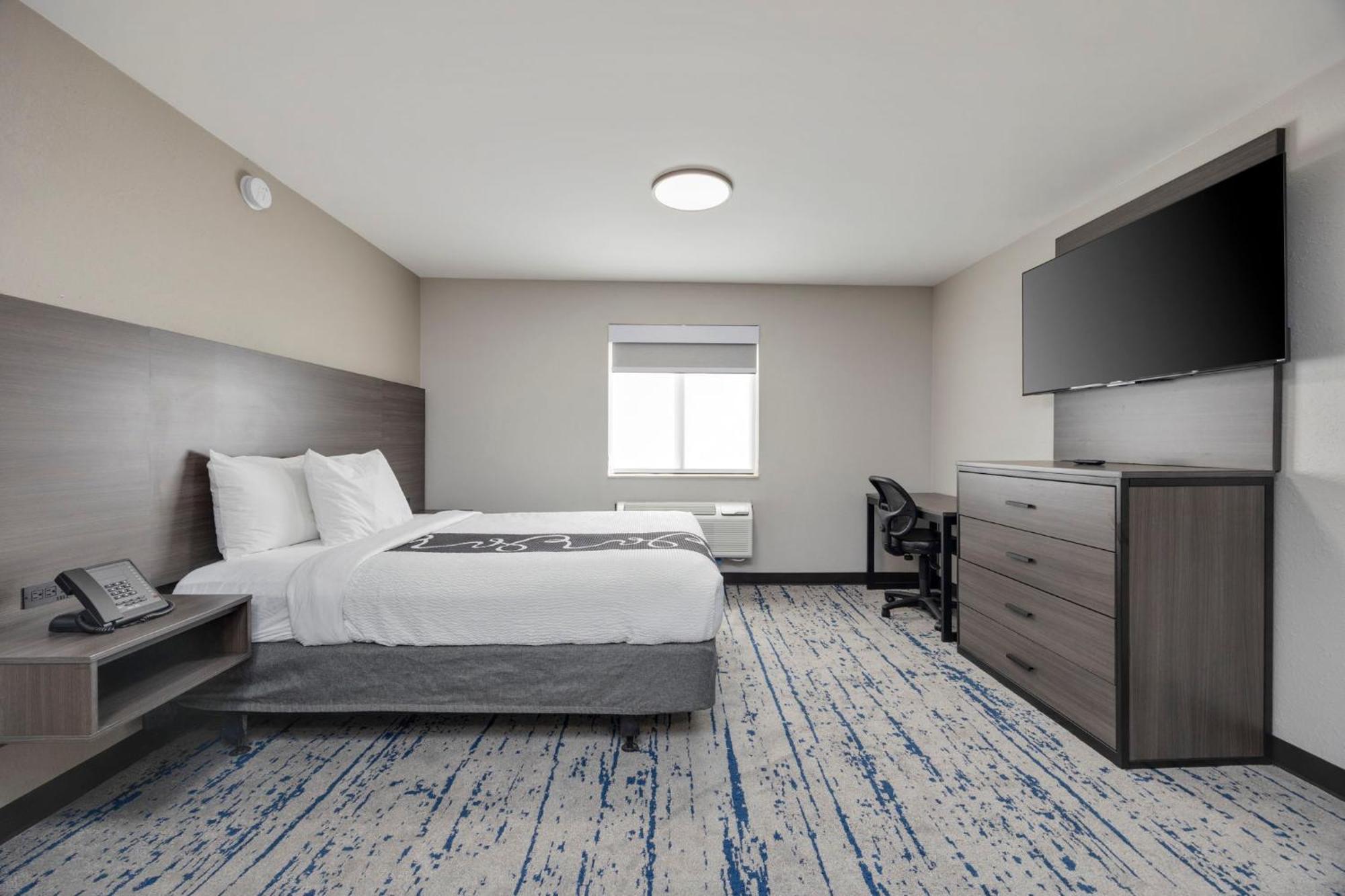 Homestay Suites Hotel 2*
