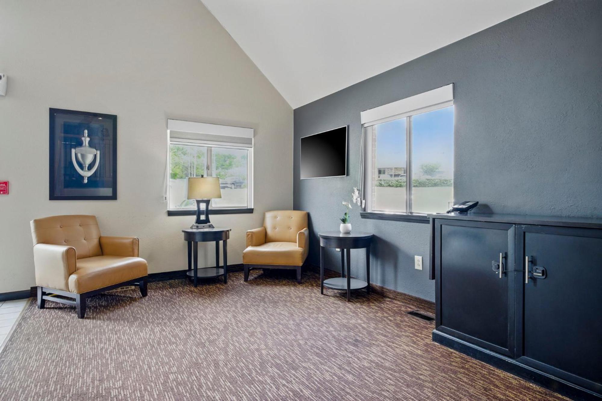 Homestay Suites Hotel 2*