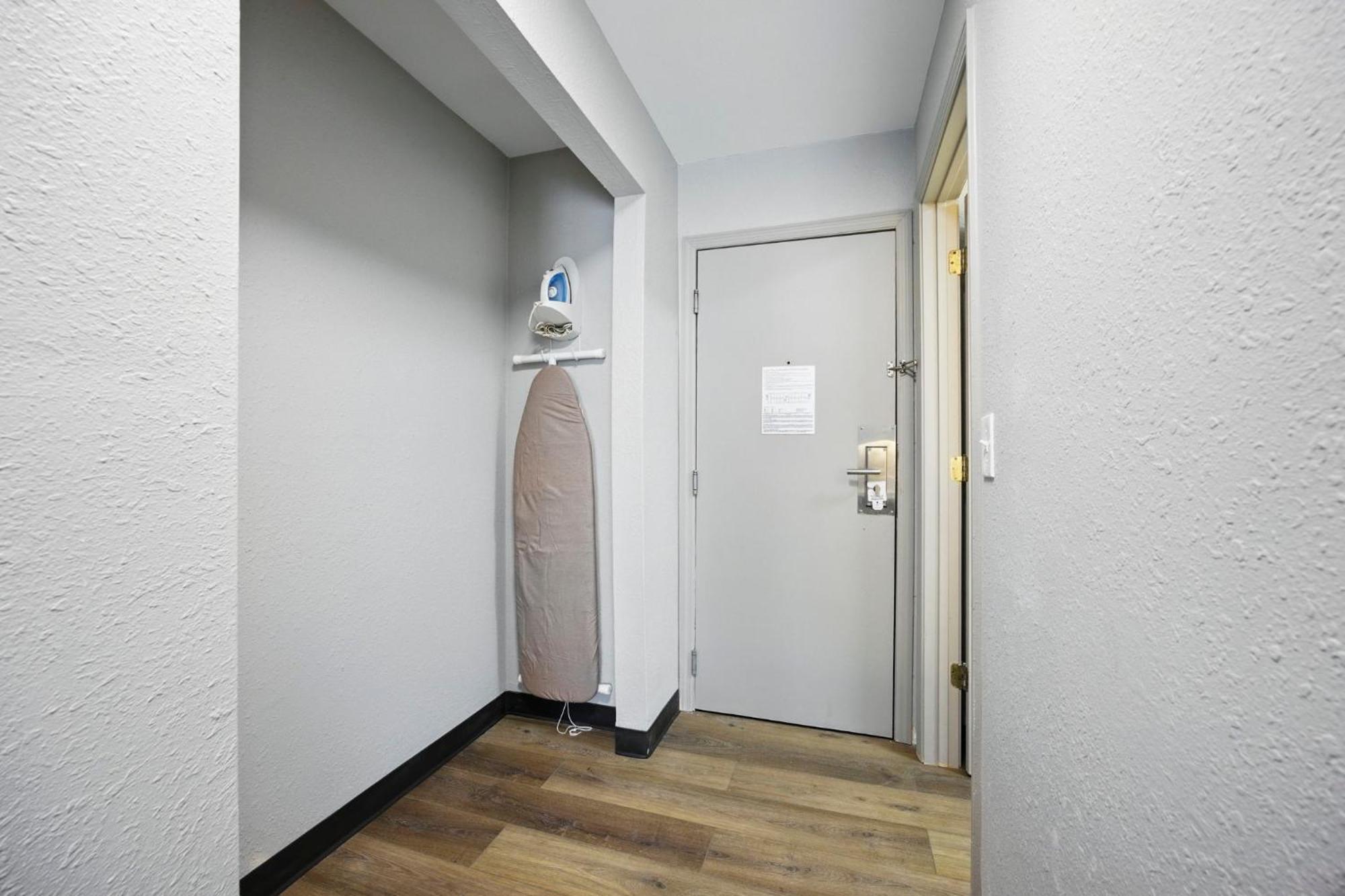 Hotel Homestay Suites 2*