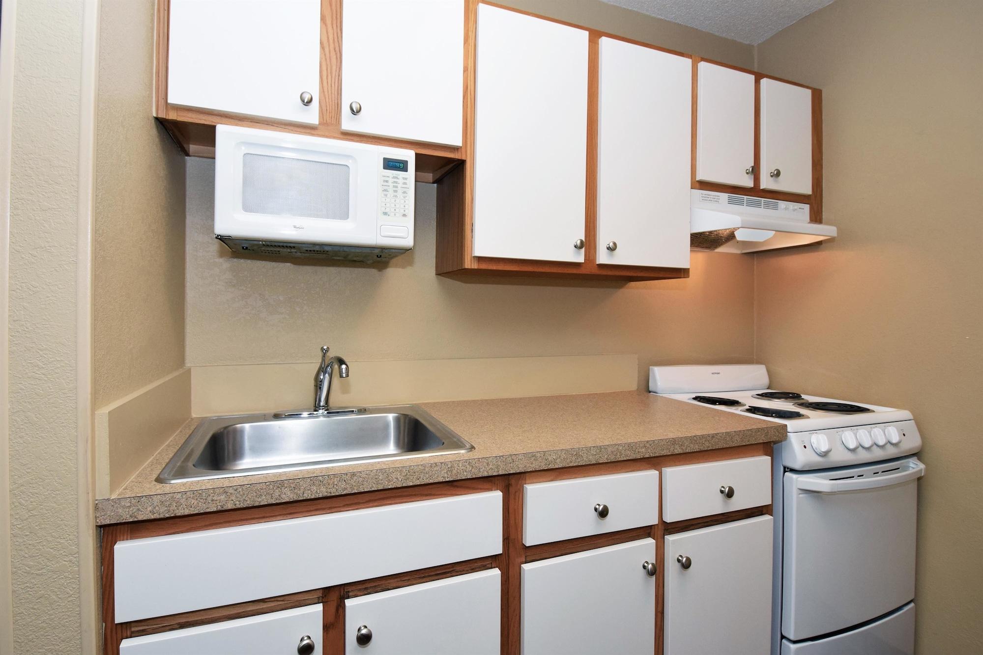 Homestay Suites Hotel 2*